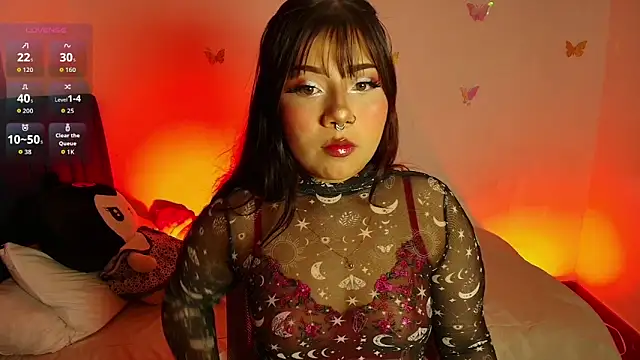 Snapshot of annie-russel chatting on 02.17.26 annie-russel online show from 02.17.26