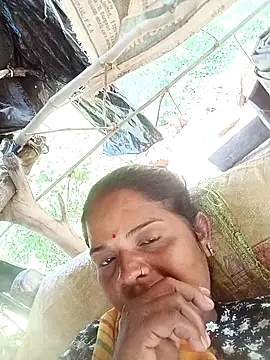 Snapshot of Sapna_cutt chatting on 10.15.25 Sapna cutt online show from 10.15.25