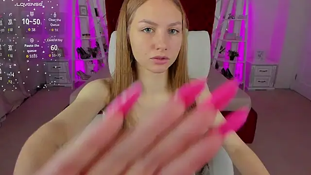 Snapshot of MilaAddams chatting on 08.07.26 MilaAddams online show from 08.07.26