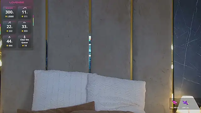 Snapshot of MadisonKroft chatting on 11.23.25 MadisonKroft online show from 11.23.25