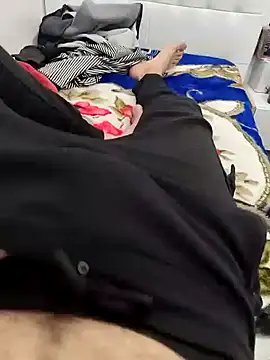 Yazaza1999 online show from 10.28.25