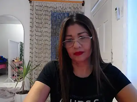 Snapshot of Manuela_lara_ chatting on 10.03.25 Manuela lara online show from 10.03.25