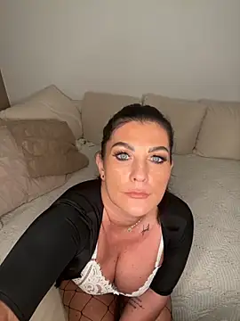 Snapshot of Nola_Luxx-offiziell chatting on 09.09.25 Nola Luxx-offiziell online show from 09.09.25