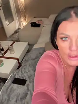 Snapshot of Nola_Luxx-offiziell chatting on 09.23.25 Nola Luxx-offiziell online show from 09.23.25