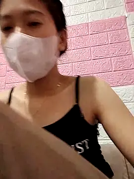 Snapshot of Zinzin9x chatting on 11.25.25 Zinzin9x online show from 11.25.25