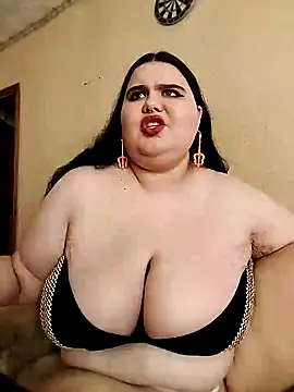 Snapshot of Vllada_Brattz chatting on 10.31.25 Vllada Brattz online show from 10.31.25