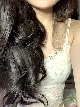 Snapshot of swallow-nice chatting on 12.16.25 swallow-nice online show from 12.16.25