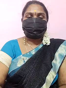 Snapshot of Tamil_Azhaghi25 chatting on 09.17.25 Tamil Azhaghi25 online show from 09.17.25