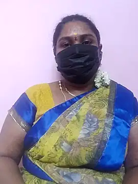 Snapshot of Tamil_Azhaghi25 chatting on 09.20.25 Tamil Azhaghi25 online show from 09.20.25