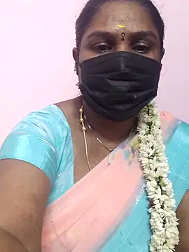 Snapshot of Tamil_Azhaghi25 chatting on 09.22.25 Tamil Azhaghi25 online show from 09.22.25