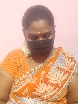 Snapshot of Tamil_Azhaghi25 chatting on 09.23.25 Tamil Azhaghi25 online show from 09.23.25