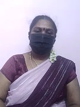 Snapshot of Tamil_Azhaghi25 chatting on 09.27.25 Tamil Azhaghi25 online show from 09.27.25