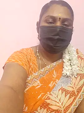 Snapshot of Tamil_Azhaghi25 chatting on 09.29.25 Tamil Azhaghi25 online show from 09.29.25