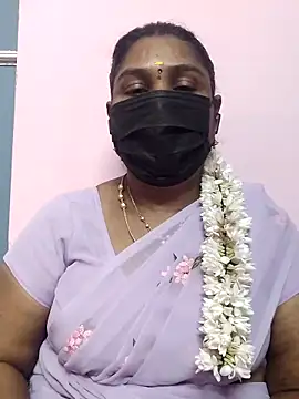 Snapshot of Tamil_Azhaghi25 chatting on 09.30.25 Tamil Azhaghi25 online show from 09.30.25