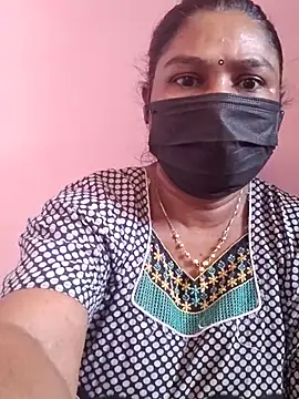 Snapshot of Tamil_Azhaghi25 chatting on 10.02.25 Tamil Azhaghi25 online show from 10.02.25