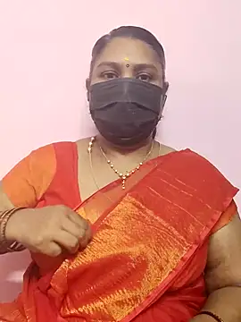 Snapshot of Tamil_Azhaghi25 chatting on 10.05.25 Tamil Azhaghi25 online show from 10.05.25