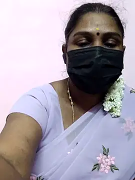 Snapshot of Tamil_Azhaghi25 chatting on 10.25.25 Tamil Azhaghi25 online show from 10.25.25