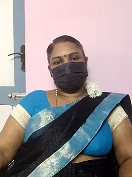 Snapshot of Tamil_Azhaghi25 chatting on 10.28.25 Tamil Azhaghi25 online show from 10.28.25