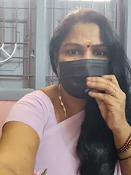 Snapshot of Tamil_Azhaghi25 chatting on 10.30.25 Tamil Azhaghi25 online show from 10.30.25