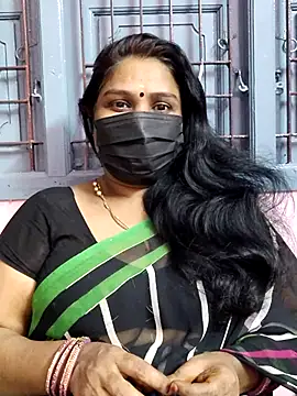 Snapshot of Tamil_Azhaghi25 chatting on 11.01.25 Tamil Azhaghi25 online show from 11.01.25