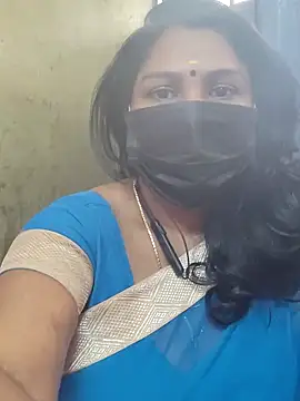 Snapshot of Tamil_Azhaghi25 chatting on 11.11.25 Tamil Azhaghi25 online show from 11.11.25