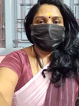 Snapshot of Tamil_Azhaghi25 chatting on 11.11.25 Tamil Azhaghi25 online show from 11.11.25