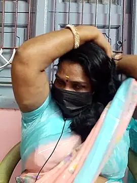 Snapshot of Tamil_Azhaghi25 chatting on 11.19.25 Tamil Azhaghi25 online show from 11.19.25