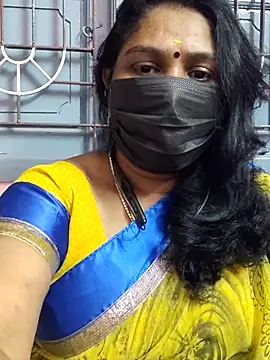 Snapshot of Tamil_Azhaghi25 chatting on 12.05.25 Tamil Azhaghi25 online show from 12.05.25