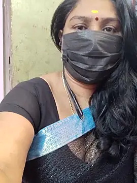 Snapshot of Tamil_Azhaghi25 chatting on 12.14.25 Tamil Azhaghi25 online show from 12.14.25