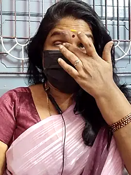 Snapshot of Tamil_Azhaghi25 chatting on 12.15.25 Tamil Azhaghi25 online show from 12.15.25