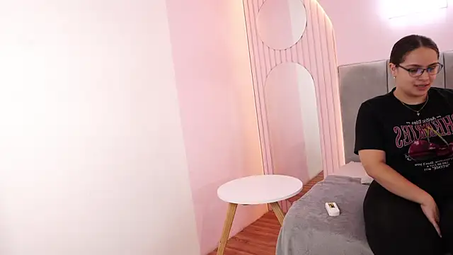 Snapshot of Tayler_Kim chatting on 01.08.26 Tayler Kim online show from 01.08.26