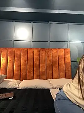 Snapshot of Tayler_Kim chatting on 02.25.26 Tayler Kim online show from 02.25.26