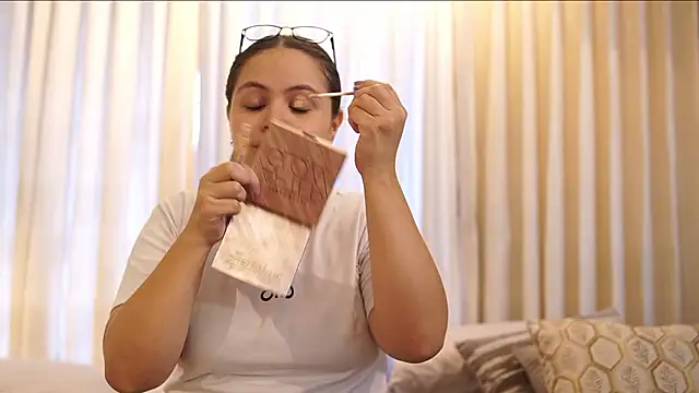 Snapshot of Tayler_Kim chatting on 03.01.26 Tayler Kim online show from 03.01.26