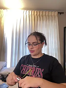 Tayler Kim online show from 04.03.26