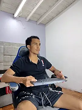 aston xvera online show from 09.09.25