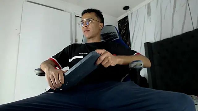 aston xvera online show from 11.08.25