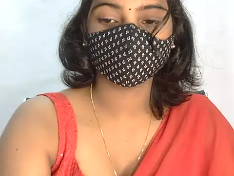 Hott Noor online show from 10.31.25