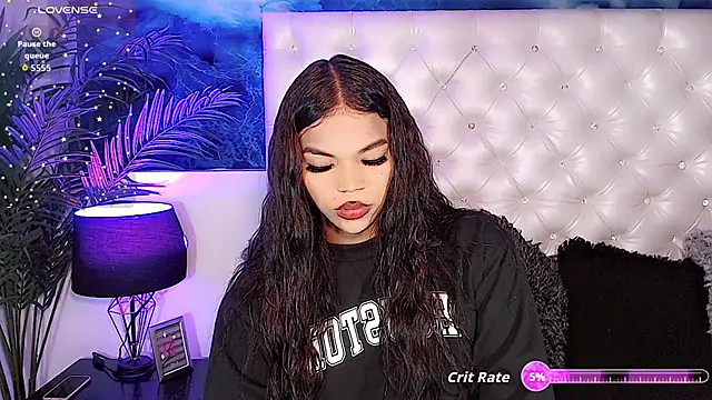 Snapshot of Valeria_Swett_ chatting on 11.11.25 Valeria Swett online show from 11.11.25