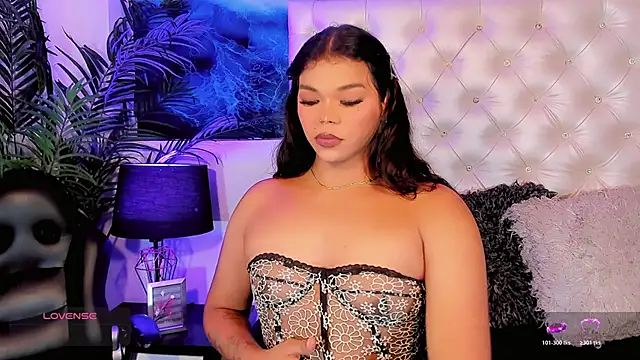 Snapshot of Valeria_Swett_ chatting on 05.15.26 Valeria Swett online show from 05.15.26