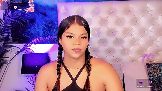 Snapshot of Valeria_Swett_ chatting on 06.01.26 Valeria Swett online show from 06.01.26