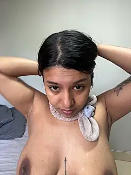  Chloe Smith online show from 12.17.25