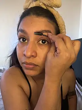  Chloe Smith online show from 04.04.26