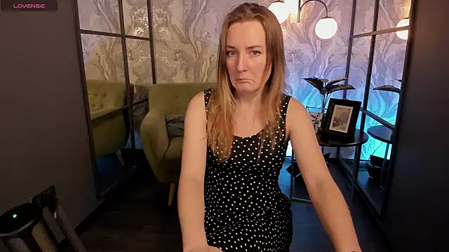 MeggySun online show from 11.17.25