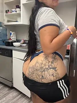 latina curvy22 online show from 04.22.26