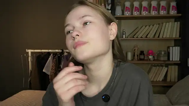 LynHillaire online show from 02.11.26