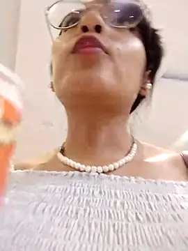 Regina Shine online show from 11.21.25