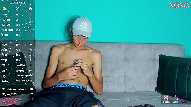 Snapshot of Maikol_Ortiz chatting on 10.14.25 Maikol Ortiz online show from 10.14.25