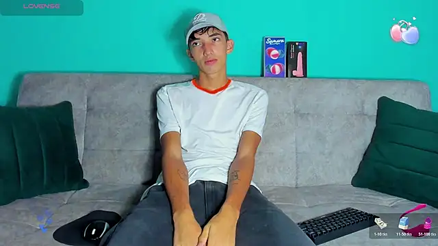 Snapshot of Maikol_Ortiz chatting on 10.17.25 Maikol Ortiz online show from 10.17.25