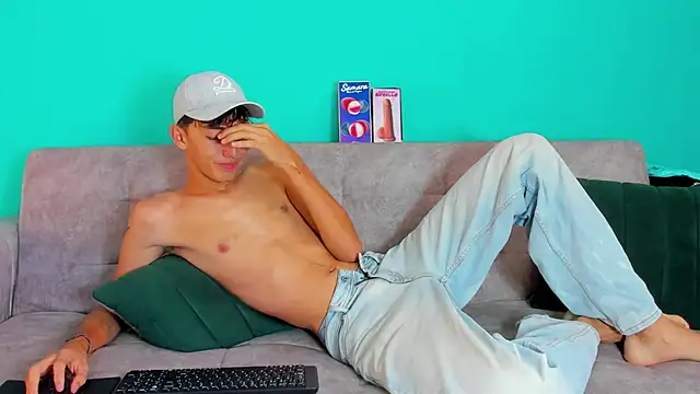 Snapshot of Maikol_Ortiz chatting on 10.24.25 Maikol Ortiz online show from 10.24.25