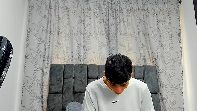 Snapshot of Maikol_Ortiz chatting on 11.30.25 Maikol Ortiz online show from 11.30.25